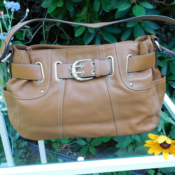 Tignanello Handbags - ☆ Tignanello ☆ Tan Leather  Hobo Bag